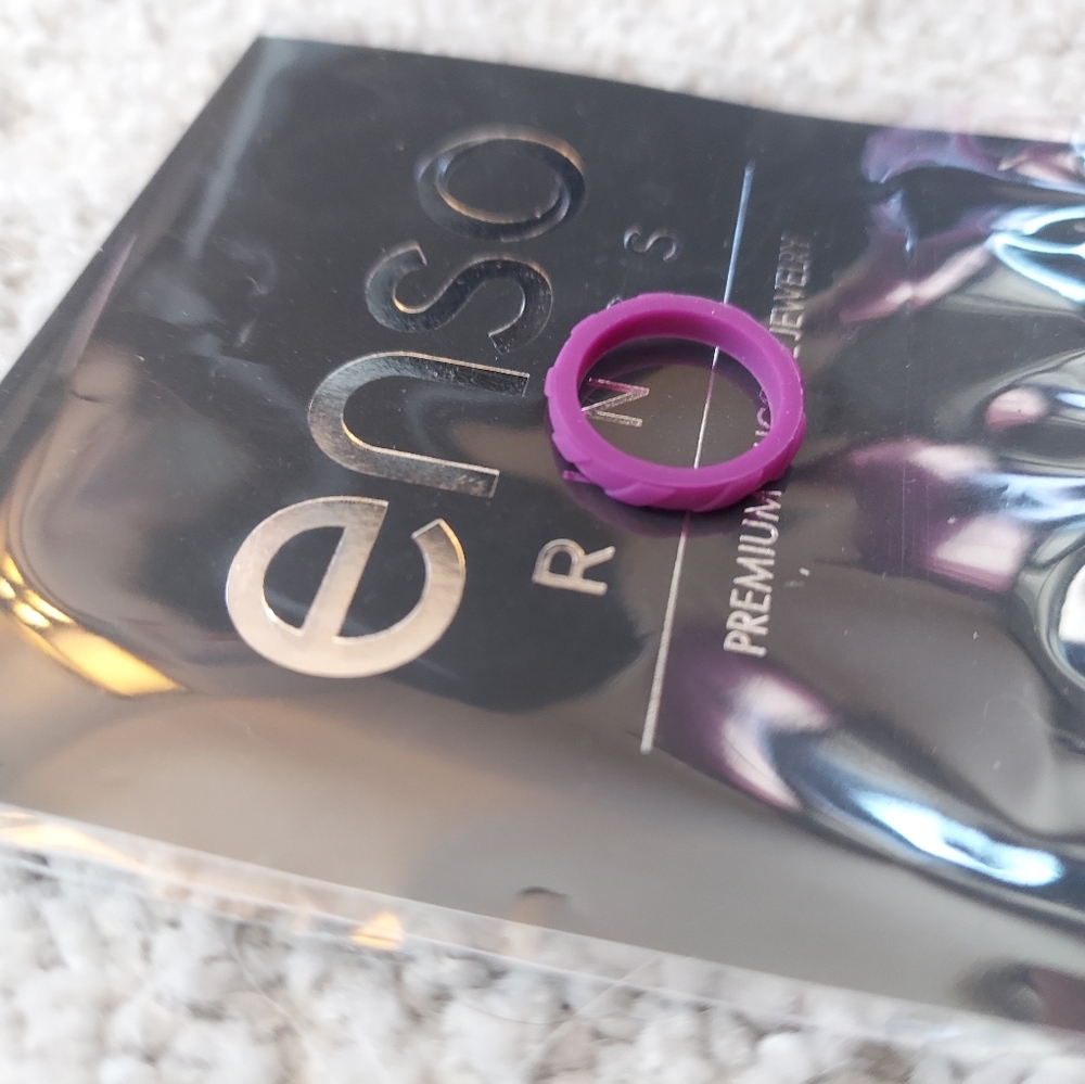 Enso Ring Size 3 treaded stackable silicone ring plum